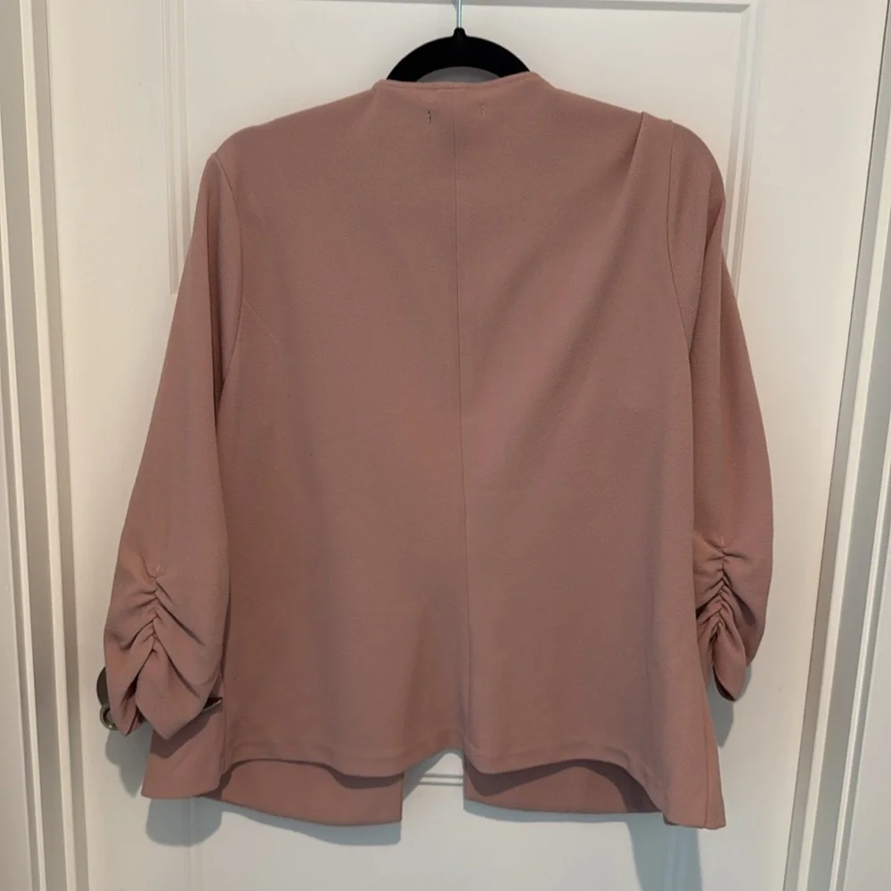 Torrid 0x plus light blazed crepe like new dusty rose pink color - Picture 3 of 3